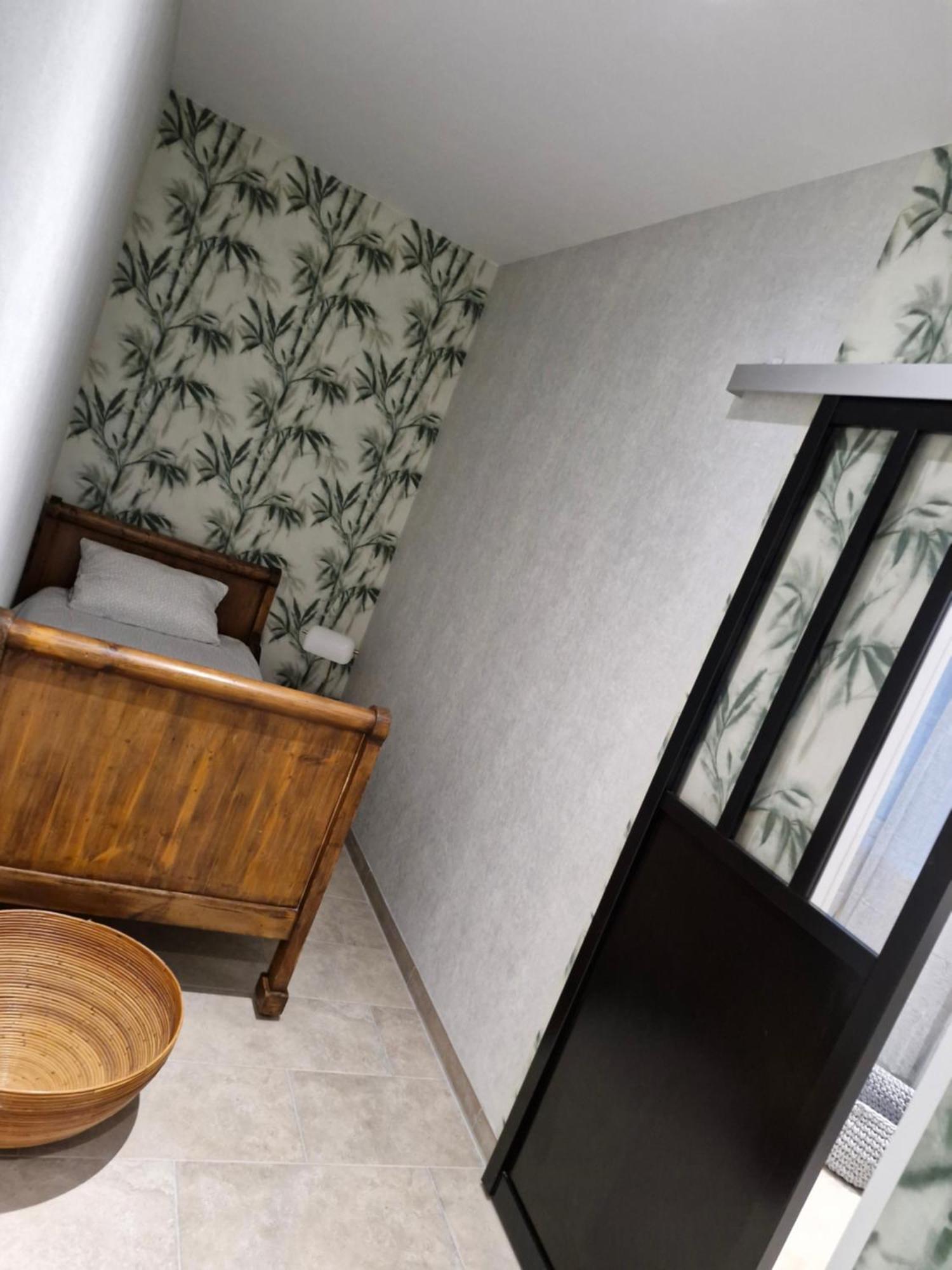 Hotel Le 6 3 Home Port En Bessin Экстерьер фото