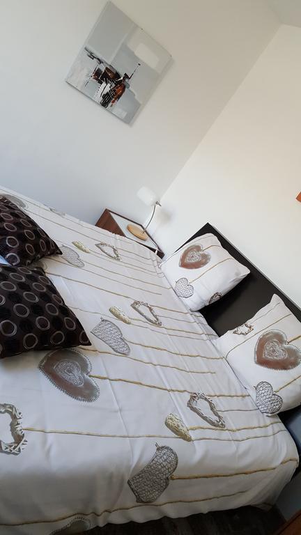 Hotel Le 6 3 Home Port En Bessin Экстерьер фото